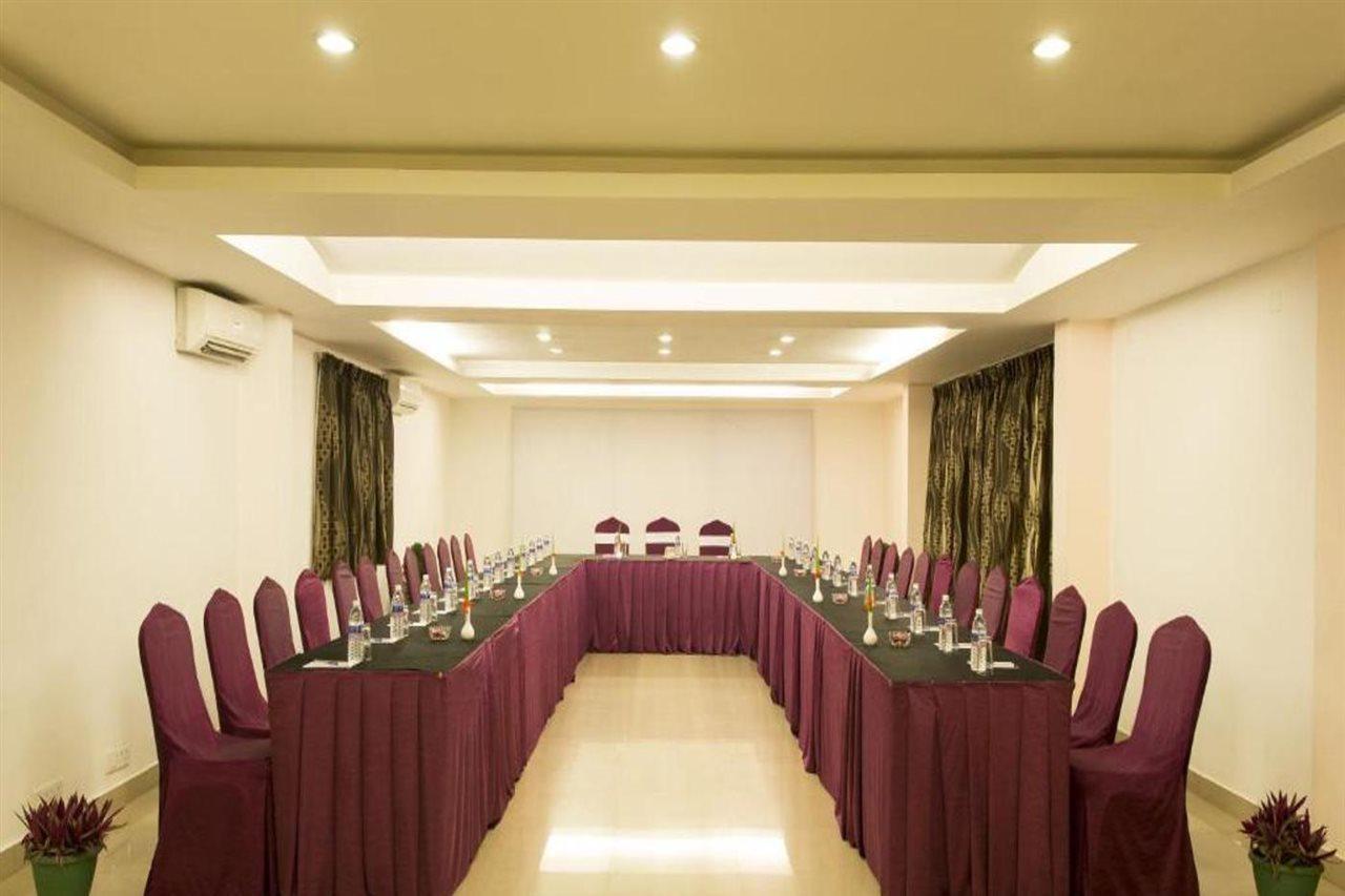सहारा Sterling 4*
