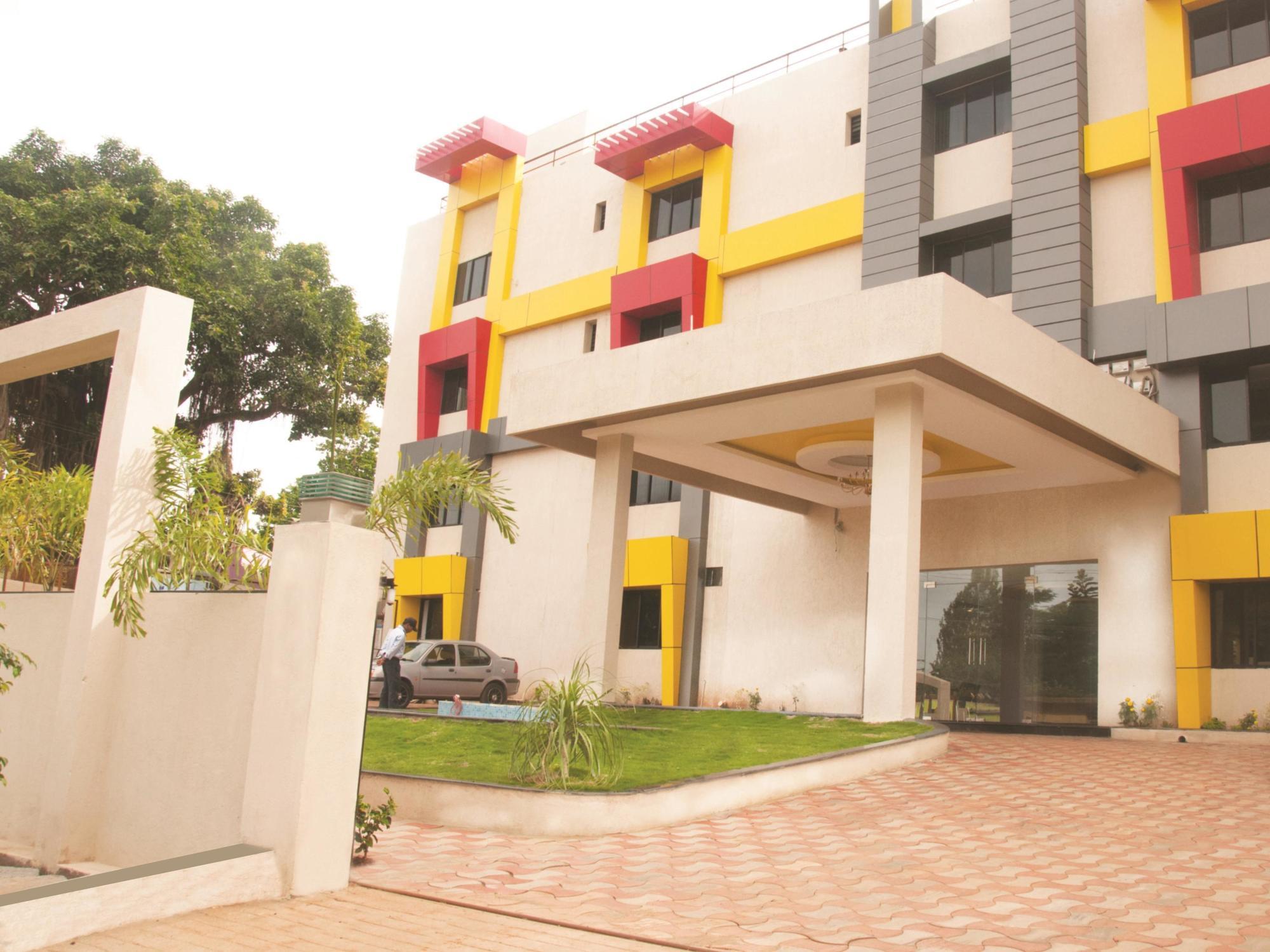 Sterling 4* Yelagiri